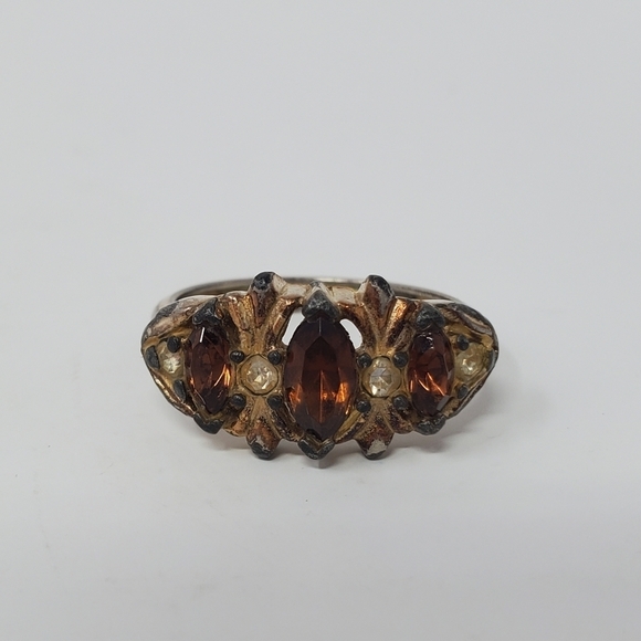 Vintage Avon Signed 1973 Royal Occasion Ring Size 7 - Picture 1 of 12